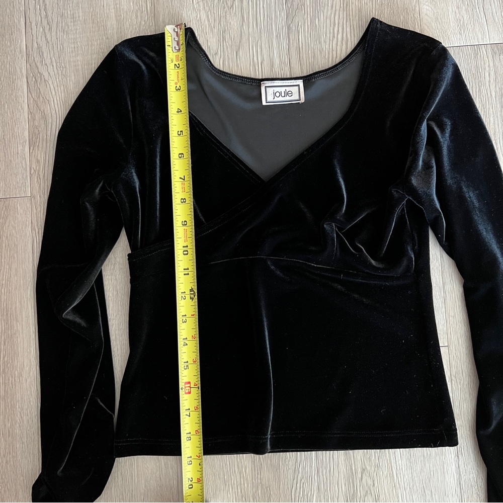 Black Velvet Heart V-neck Top | Sz S - Picture 9 of 15